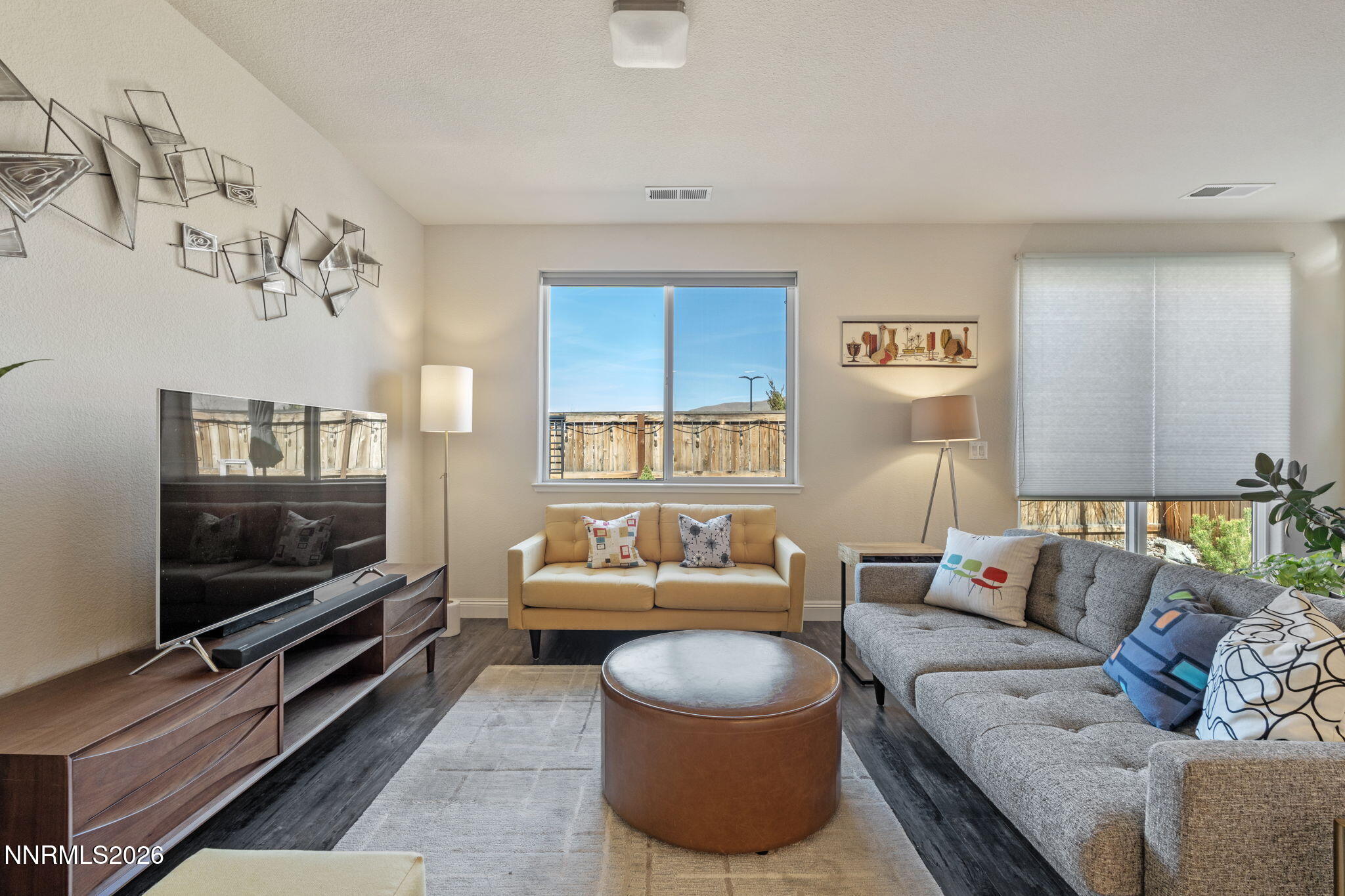 2013 Harmony Valley Drive Reno, NV 89521 - Photo 5 of 42 13-web-or-mls-DSC00375