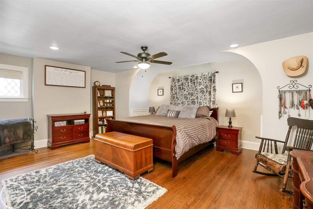 1223 Bishop Road Grosse Pointe Park, MI 48230 - Photo 19 of 35
