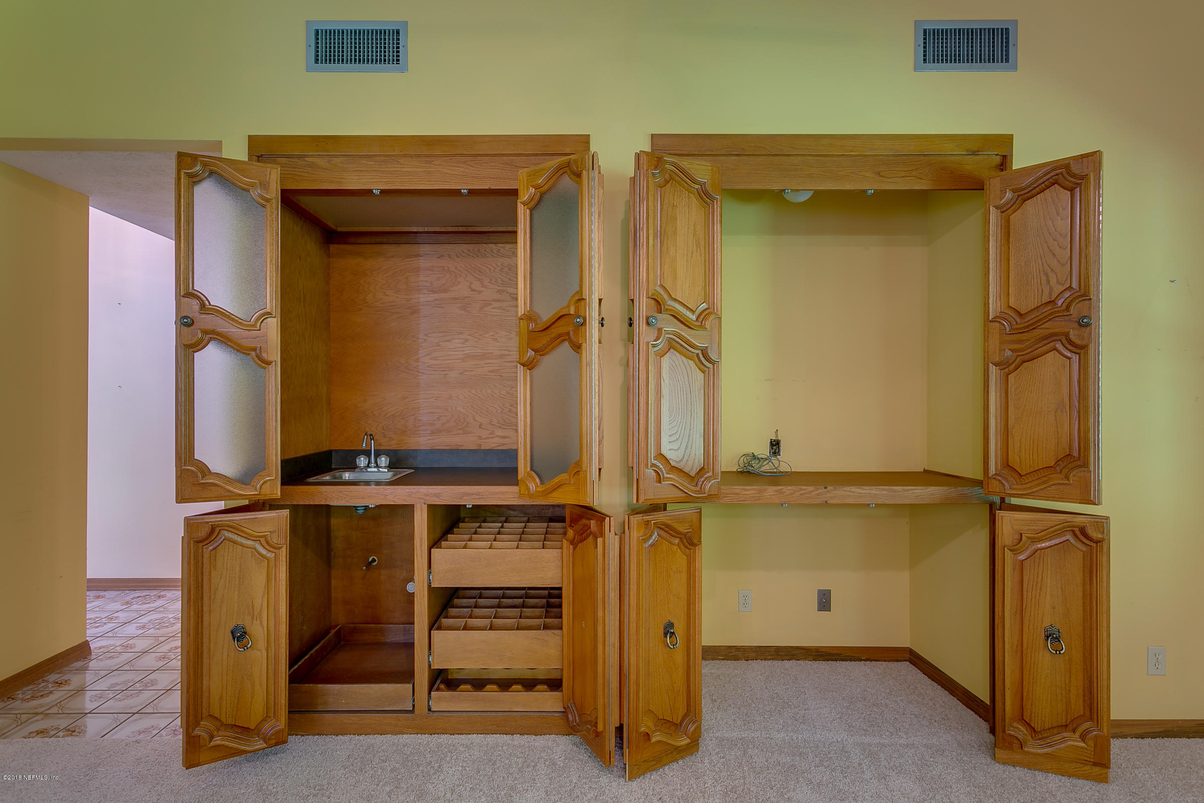 4935 Raggedy Point Road Fleming Island, FL 32003 - Photo 9 of 43 Family_Room_Wet_Bar