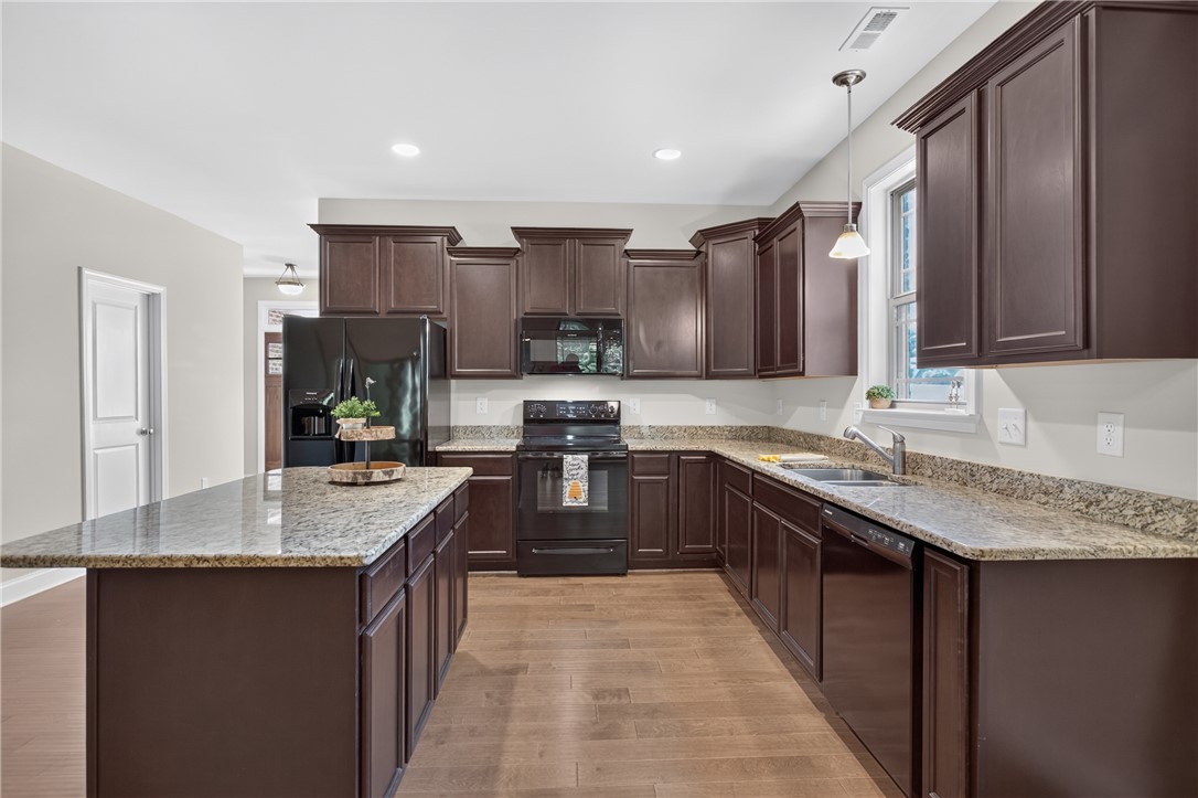 75 Angus Run Seneca, SC 29672 - Photo 7 of 40 Gallery Image 7