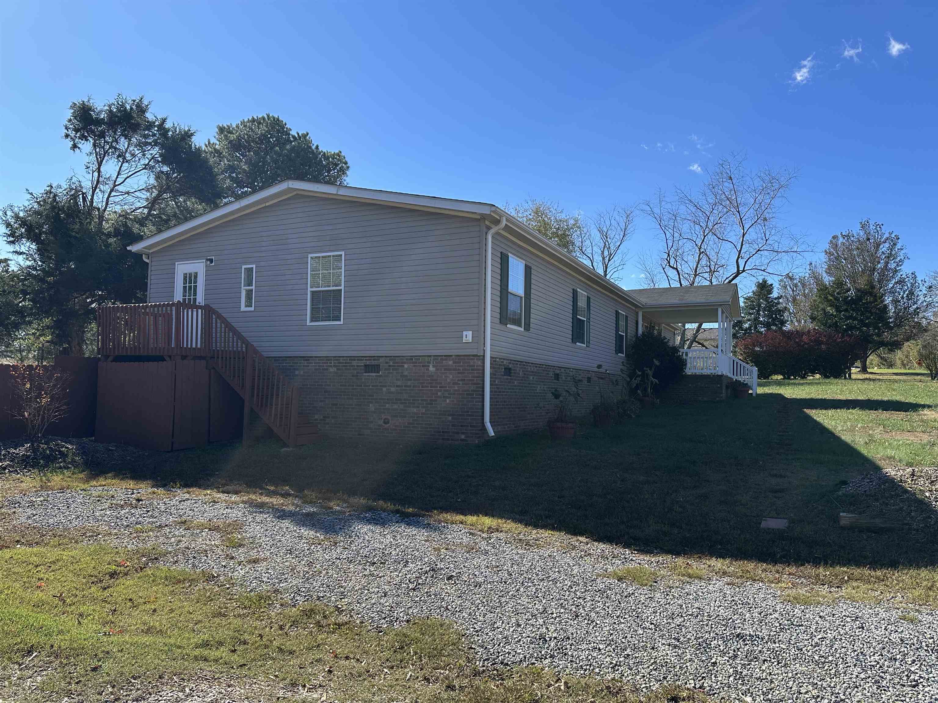 2150 Hampton Road Wellford, SC 29385 - Photo 2 of 21