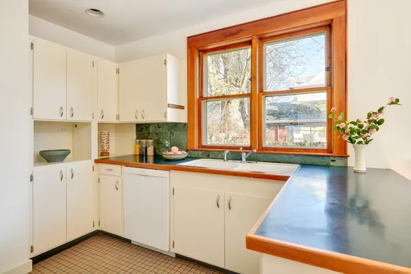 $1,699,000 | 20 Cameron Avenue, Somerville, MA 02144