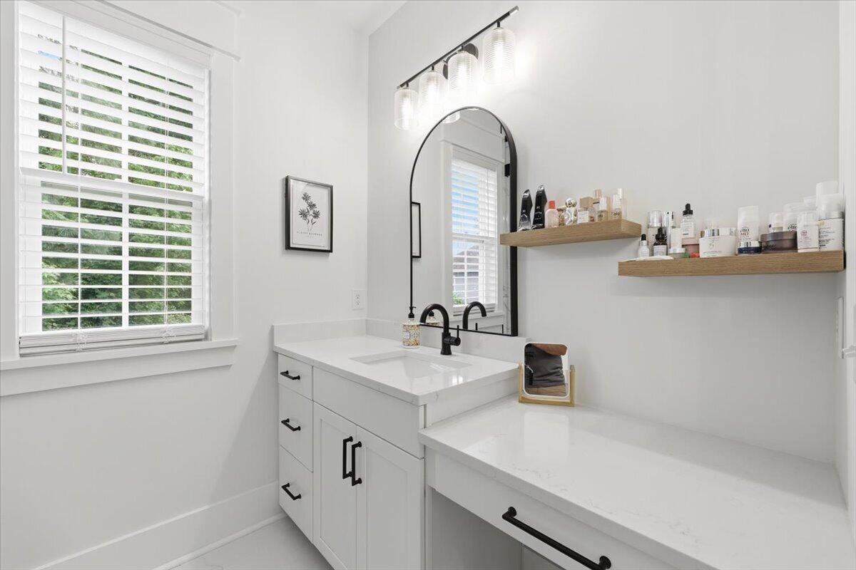 532 Fleming Road Charleston, SC 29412 - Photo 22 of 46 22-Primary Bathroom