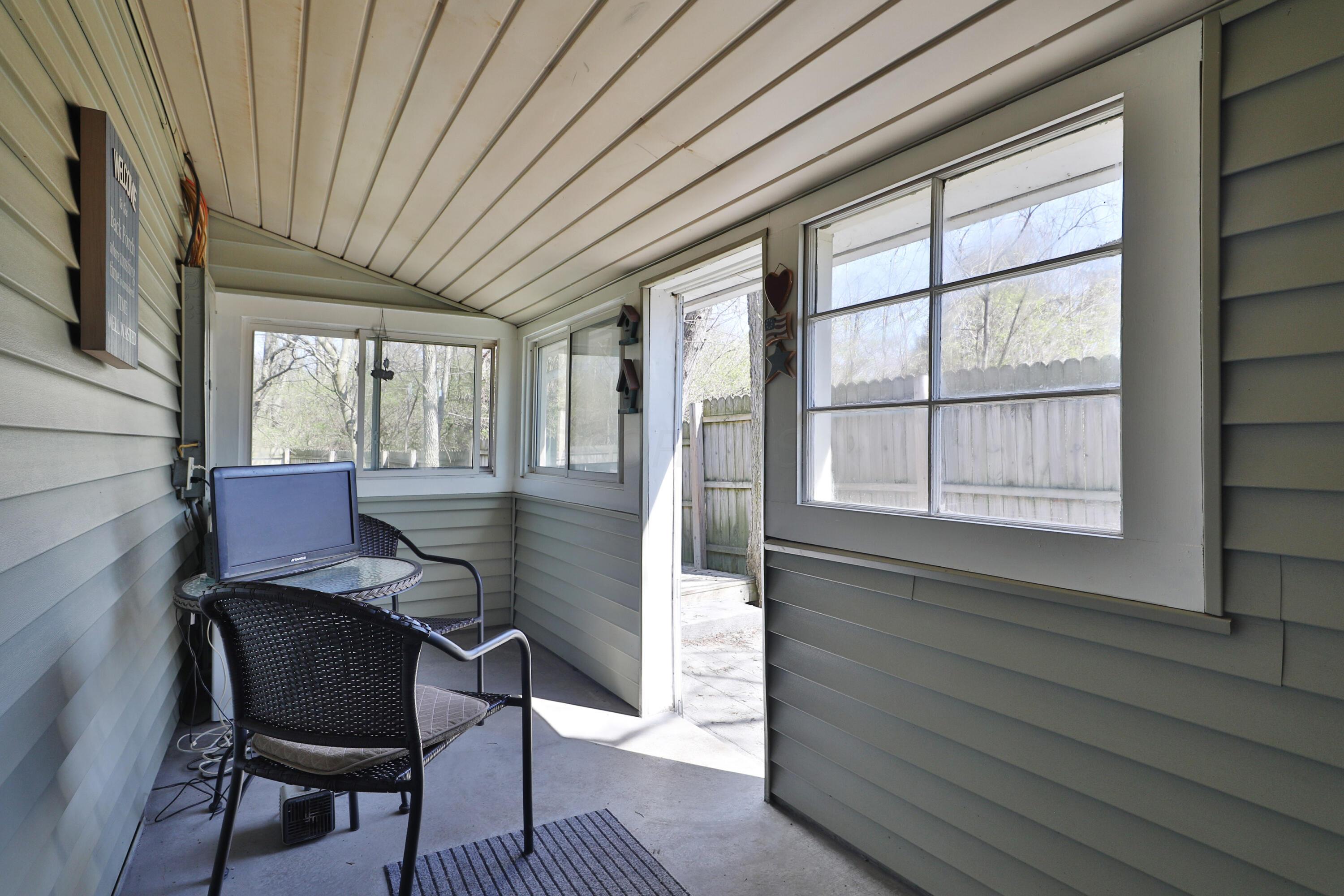 5514 Fairfield Road Orient, OH 43146 - Photo 25 of 31 Enclosed Back Porch