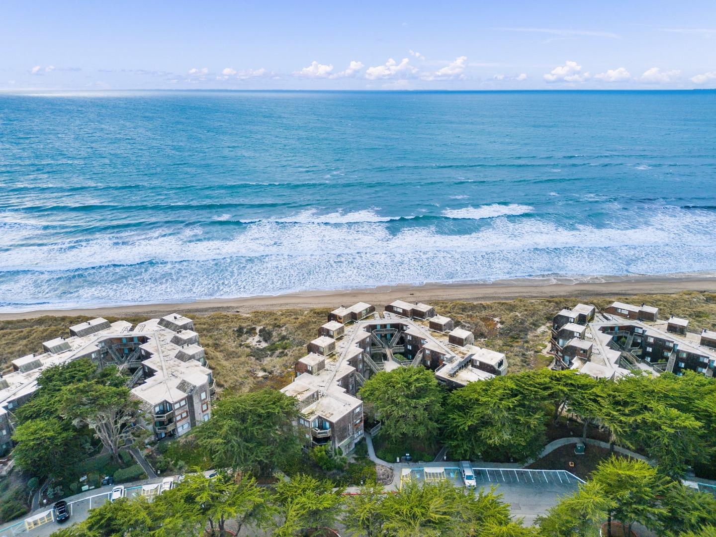 101 Shell Road, Unit 244 Watsonville, CA 95076 - Photo 26 of 32 a view of city and ocean