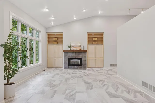 $674,900 | 11984 St Albans Hollow Drive, Minnetonka, MN 55305