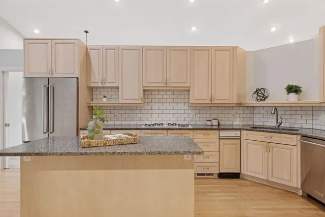 $674,900 | 11984 St Albans Hollow Drive, Minnetonka, MN 55305