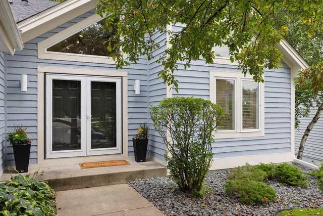 $674,900 | 11984 St Albans Hollow Drive, Minnetonka, MN 55305