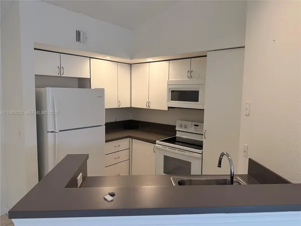 $1,625 | 3310 Pinewalk Drive North, Unit 1833, Margate, FL 33063