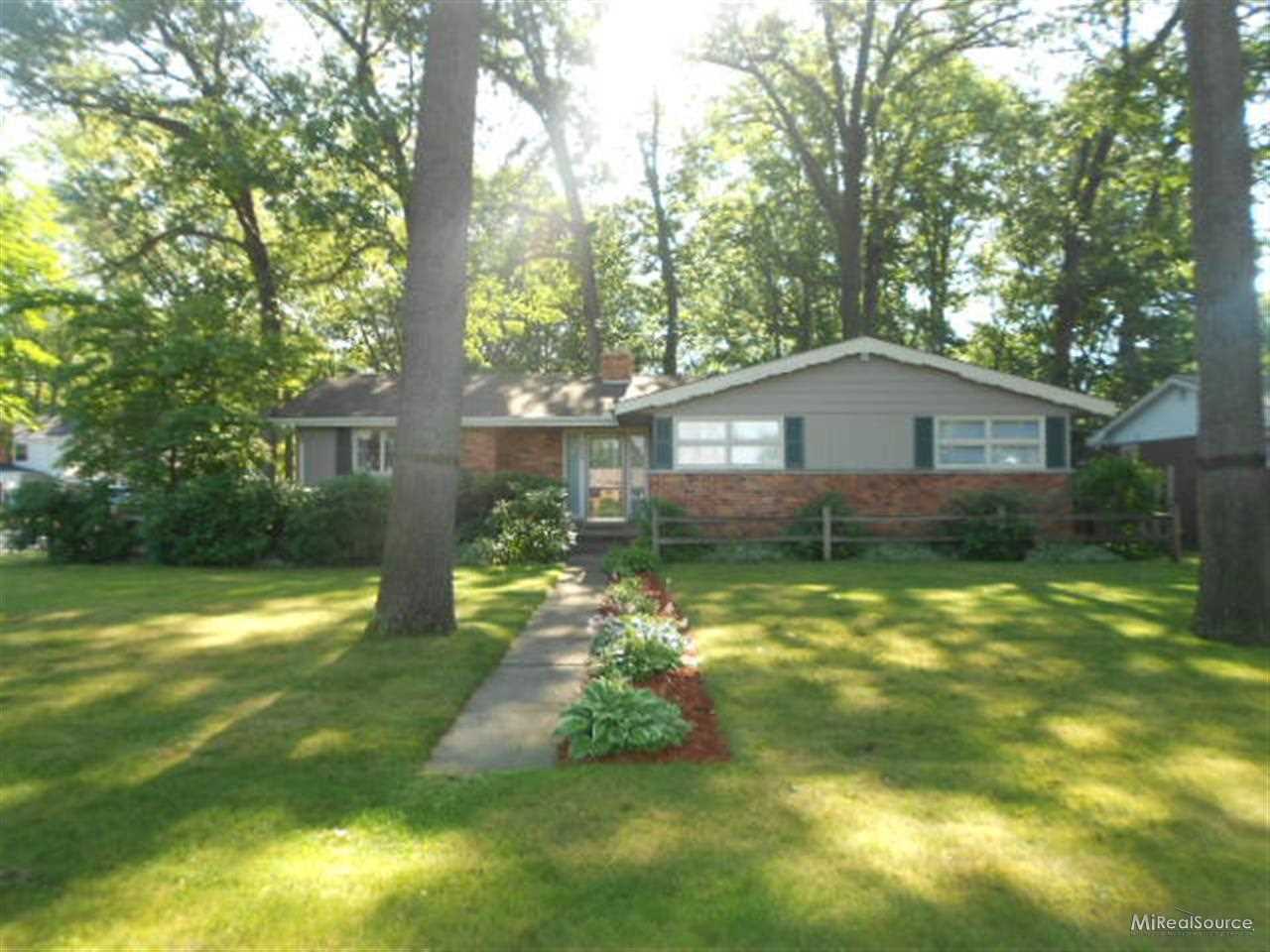 3130 Riverside Drive Port Huron, MI 48060 - Photo 1 of 24 31159734.JPG