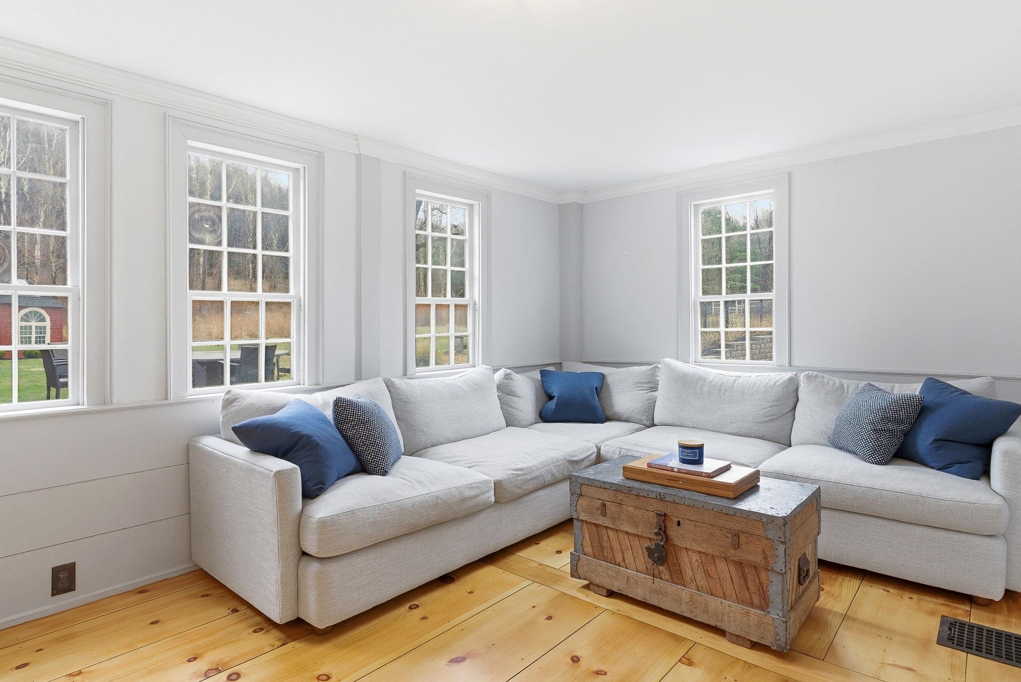 23 Old Manchester Road Amherst, NH 03031 - Photo 15 of 60