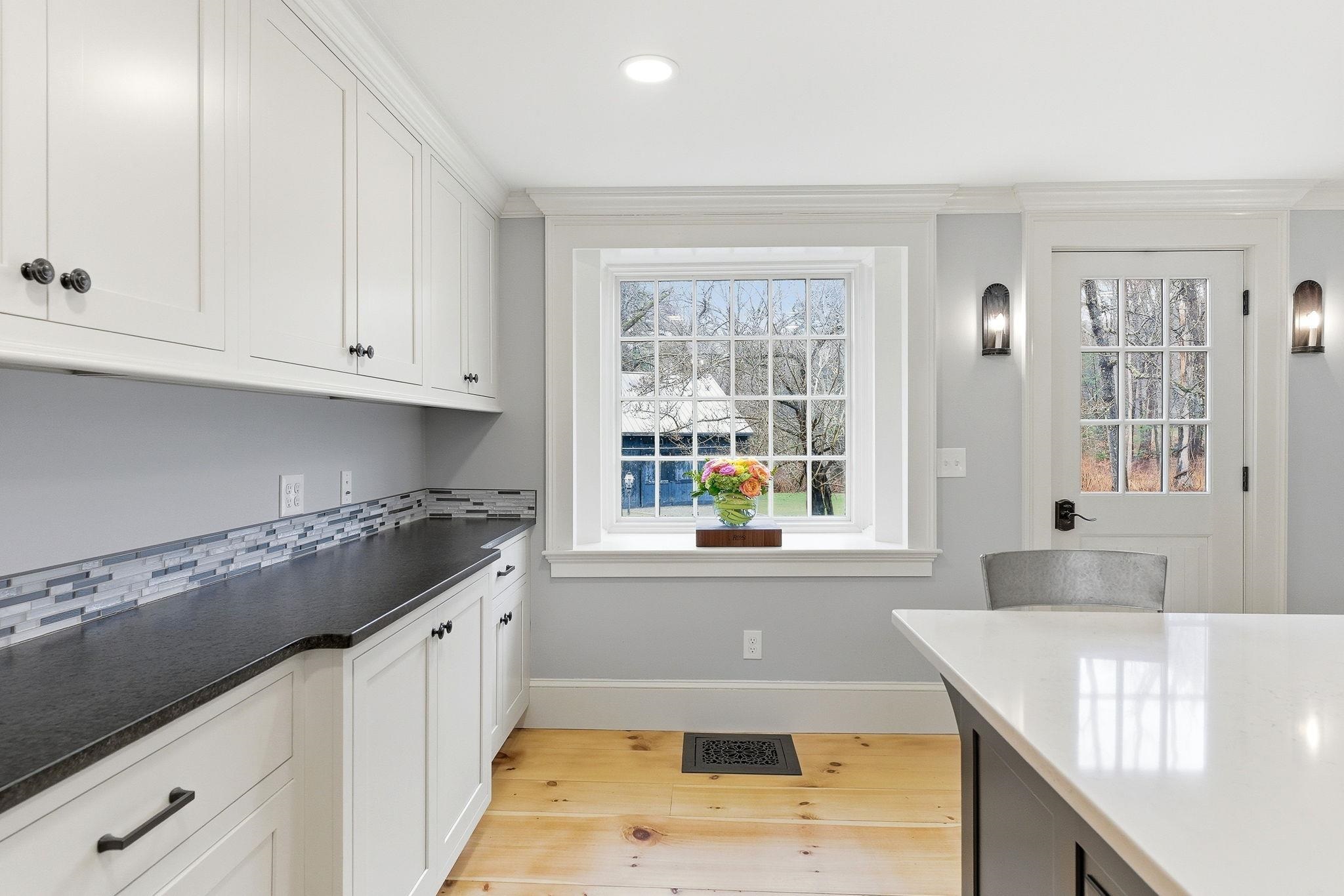 23 Old Manchester Road Amherst, NH 03031 - Photo 21 of 60