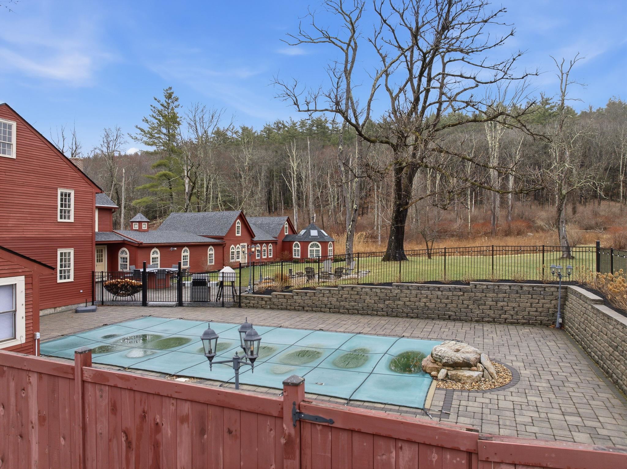 23 Old Manchester Road Amherst, NH 03031 - Photo 5 of 60