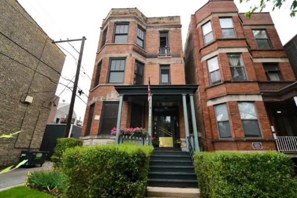 $3,695 | 3614 North Bosworth Avenue, Unit 1F, Chicago, IL 60613