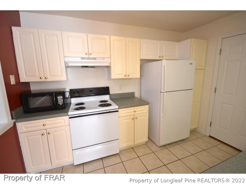3800 Wildflower Road Hope Mills, NC 28348 - Photo 7 of 24 Gallery Image 7