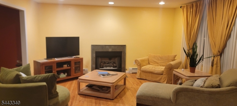25 Haddon Road Parsippany, NJ 07054 - Photo 4 of 23