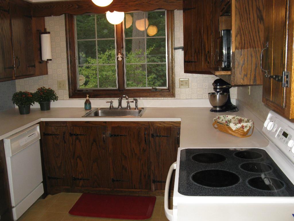 9 Russell Drive Springvale, ME 04083 - Photo 5 of 18 Kitchen