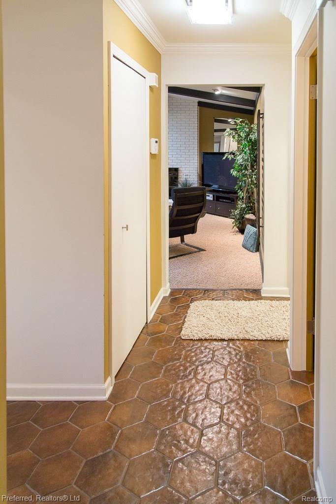 44164 Richmond Road Canton, MI 48187 - Photo 9 of 58 44164Richmond-7.jpg