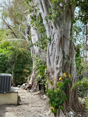 $486,500 | 702 North Silver Circle, Key Largo, FL 33037