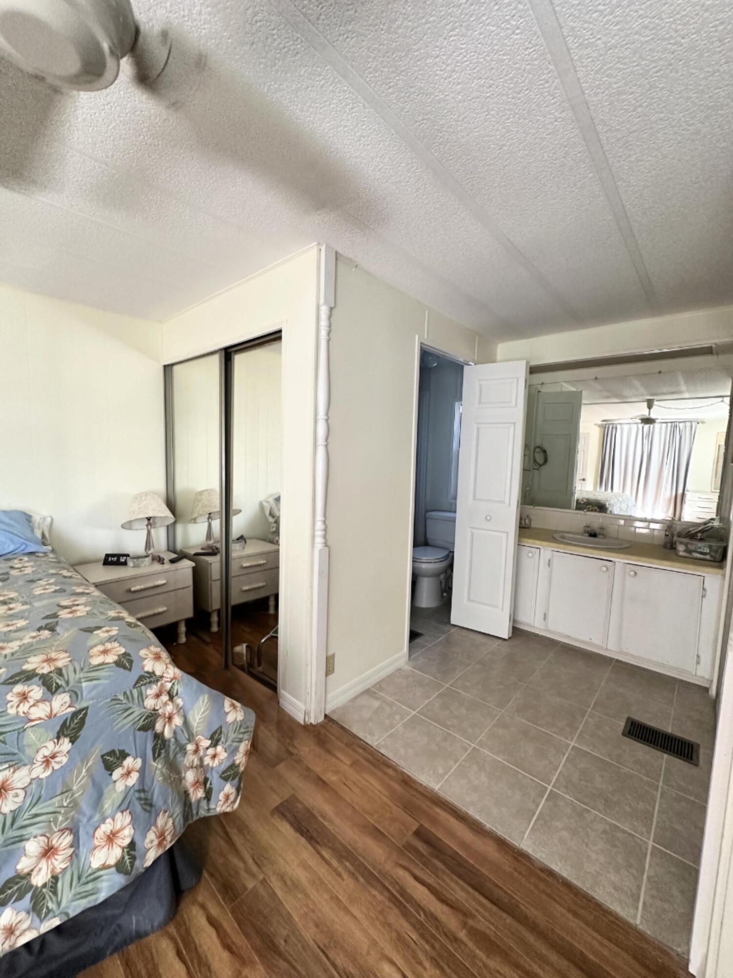 702 North Silver Circle Key Largo, FL 33037 - Photo 4 of 26 IMG_2140