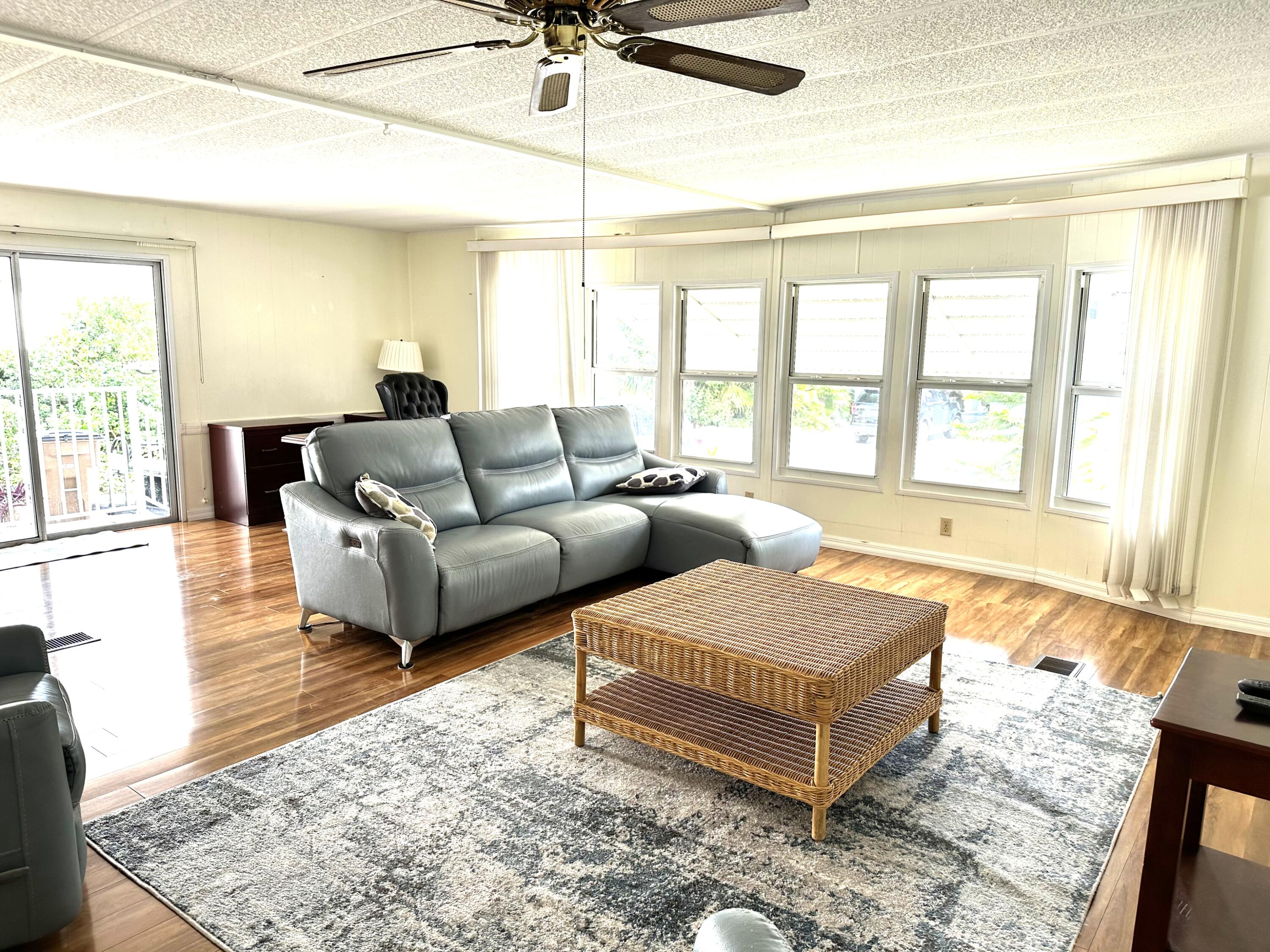 702 North Silver Circle Key Largo, FL 33037 - Photo 9 of 26 IMG_2055