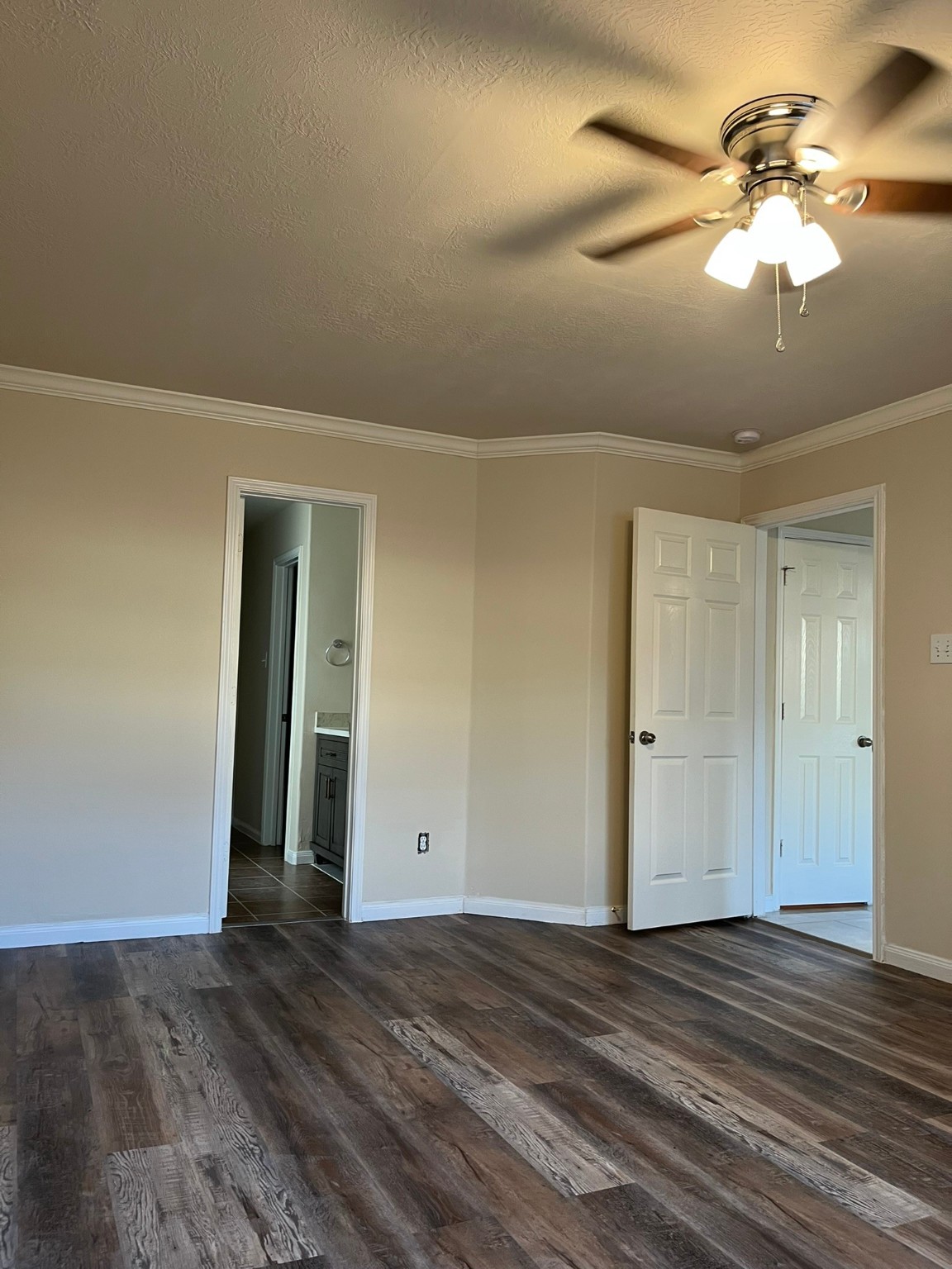 21650 Falvel Sunset Court Spring, TX 77388 - Photo 16 of 39 a view of a livingroom with a chandelier