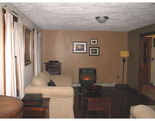 43 Borkum Road Spencer, MA 01562 - Photo 1 of 8 Gallery Image 1