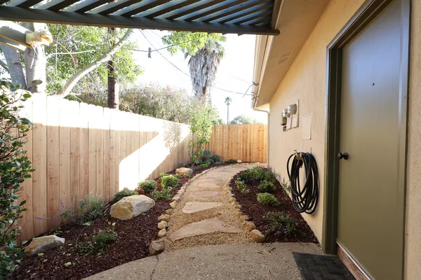 $5,400 | 334 Consuelo Drive, Unit B, Santa Barbara, CA 93110