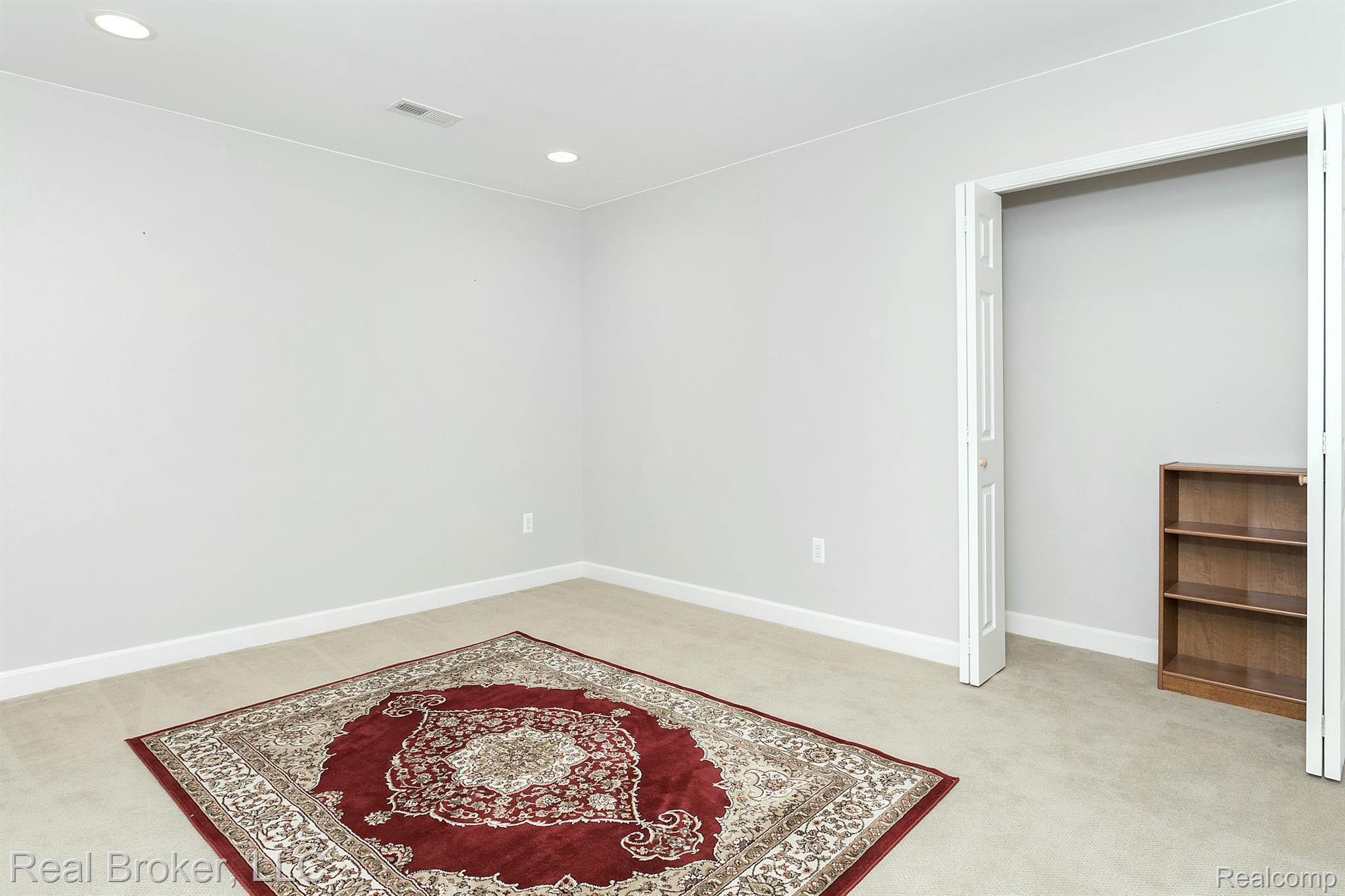 2318 Andover Boulevard Rochester, MI 48306 - Photo 55 of 74 Gallery Image 55