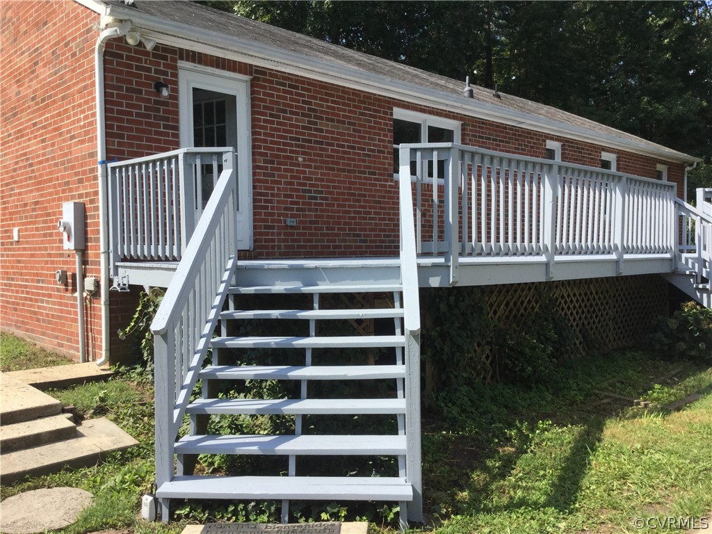 17282 Old Ridge Road Montpelier, VA 23192 - Photo 4 of 35 a balcony view with a garden space
