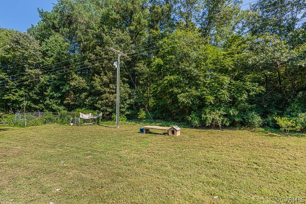 17282 Old Ridge Road Montpelier, VA 23192 - Photo 8 of 35 a view of a water with a yard