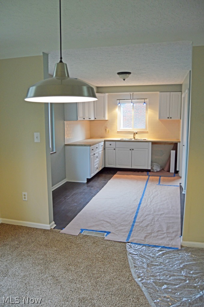 10604 Snow Road Parma, OH 44130 - Photo 4 of 13
