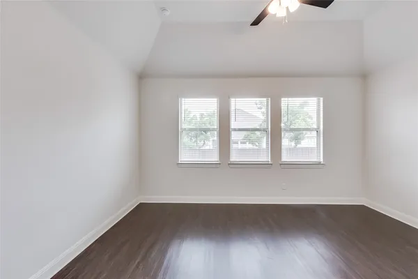 $2,400 | 113 Millbend Road, Georgetown, TX 78633