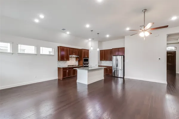 $2,400 | 113 Millbend Road, Georgetown, TX 78633