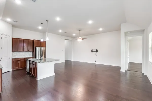 $2,400 | 113 Millbend Road, Georgetown, TX 78633