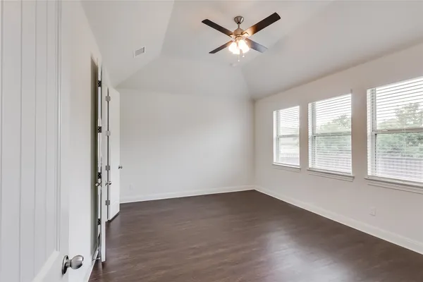 $2,400 | 113 Millbend Road, Georgetown, TX 78633