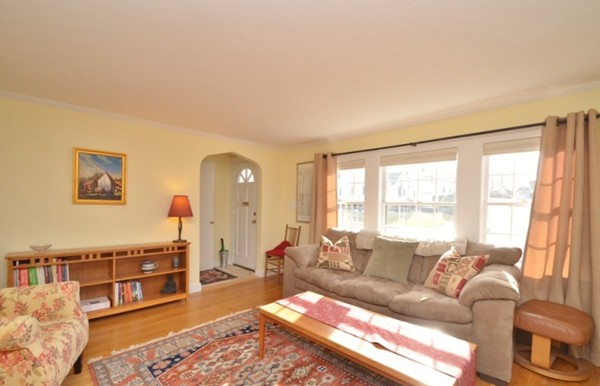 242 Beal Road Waltham, MA 02453 - Photo 6 of 17 Gallery Image 6