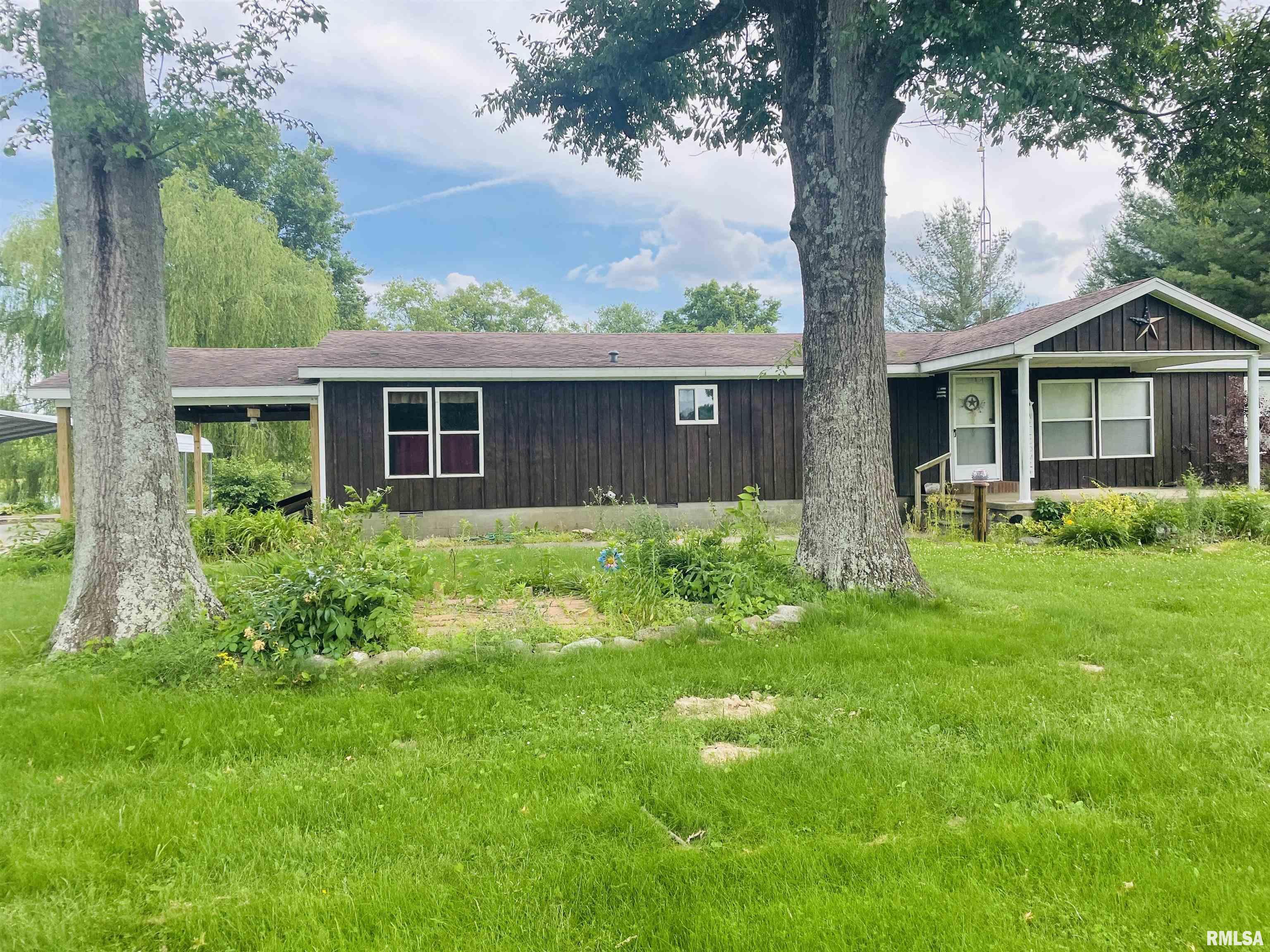 3881 Kell Road Centralia, IL 62801 - Photo 5 of 39