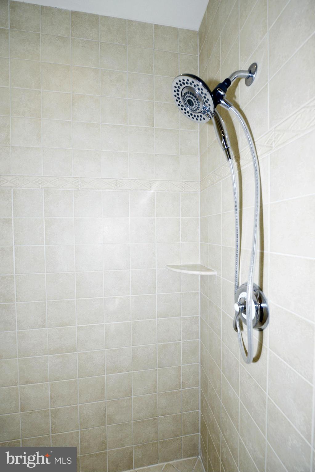 1722 Carpenter Road Alexandria, VA 22314 - Photo 21 of 30 Separate Glass Shower