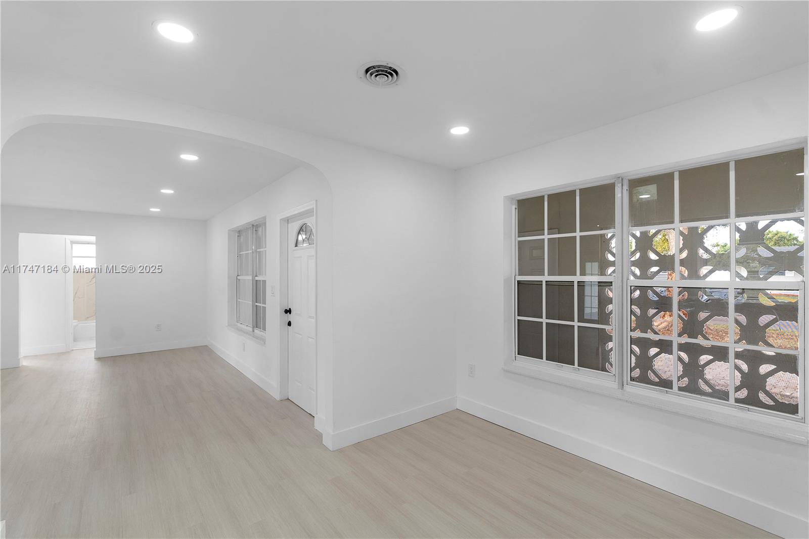 3825 East Shore Road Miramar, FL 33023 - Photo 11 of 33