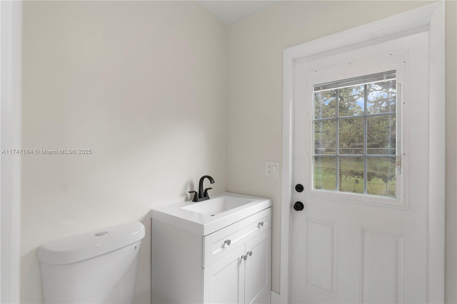 3825 East Shore Road Miramar, FL 33023 - Photo 25 of 33