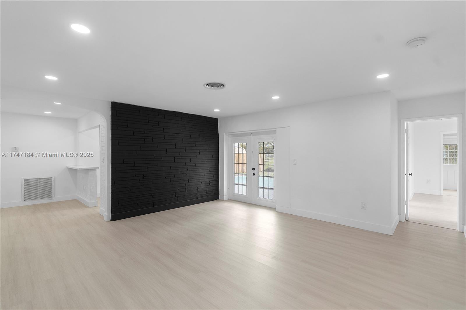 3825 East Shore Road Miramar, FL 33023 - Photo 5 of 33