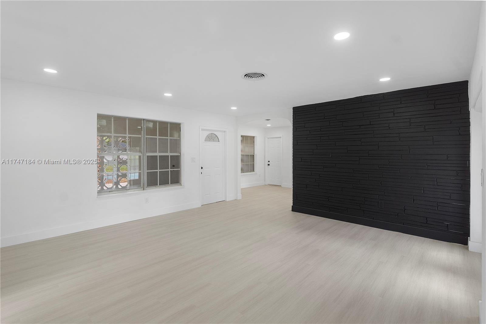 3825 East Shore Road Miramar, FL 33023 - Photo 6 of 33