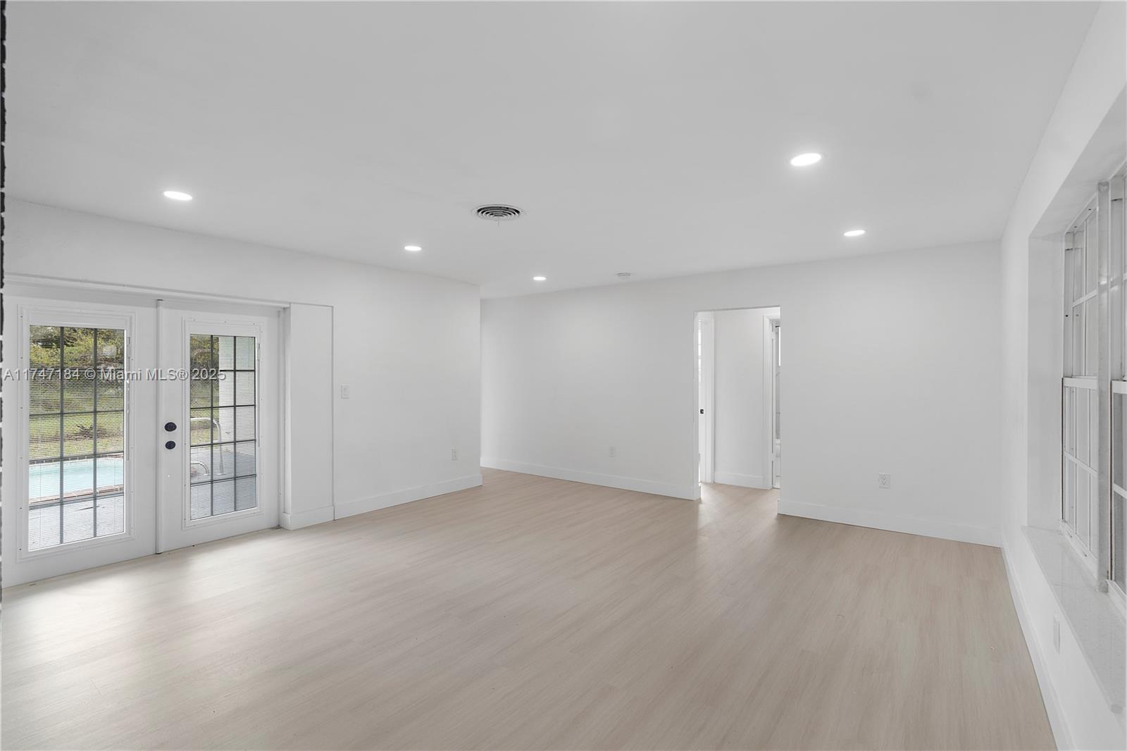 3825 East Shore Road Miramar, FL 33023 - Photo 8 of 33