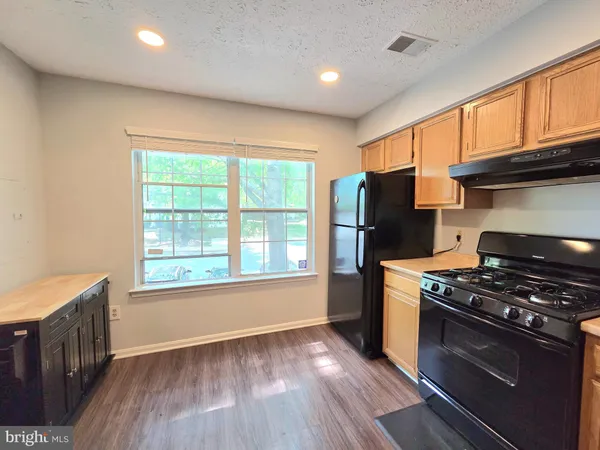 $2,300 | 7266 Mahogany Drive, Unit 2, Hyattsville, MD 20785