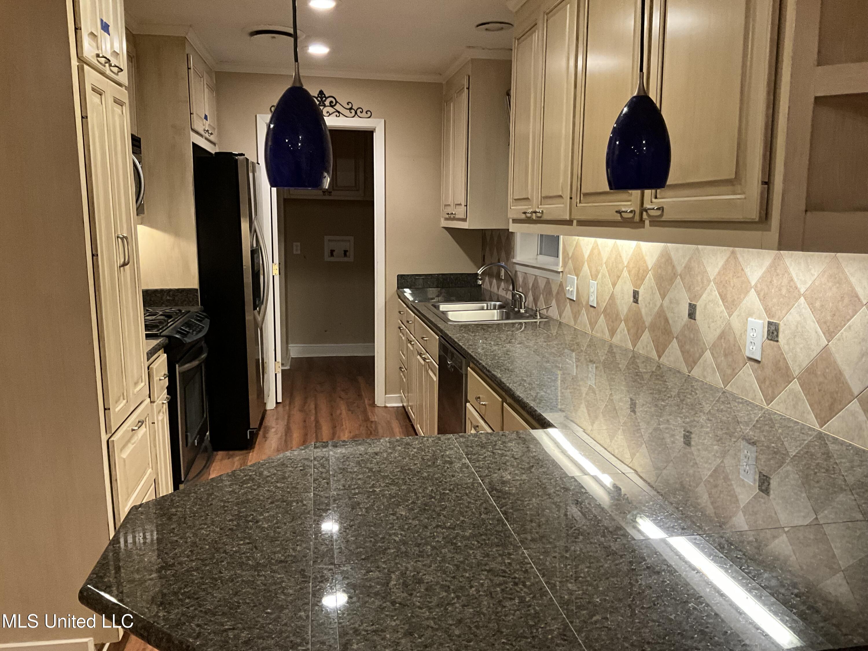 1409 Post Road Clinton, MS 39056 - Photo 15 of 34 1409 Post Kit 6