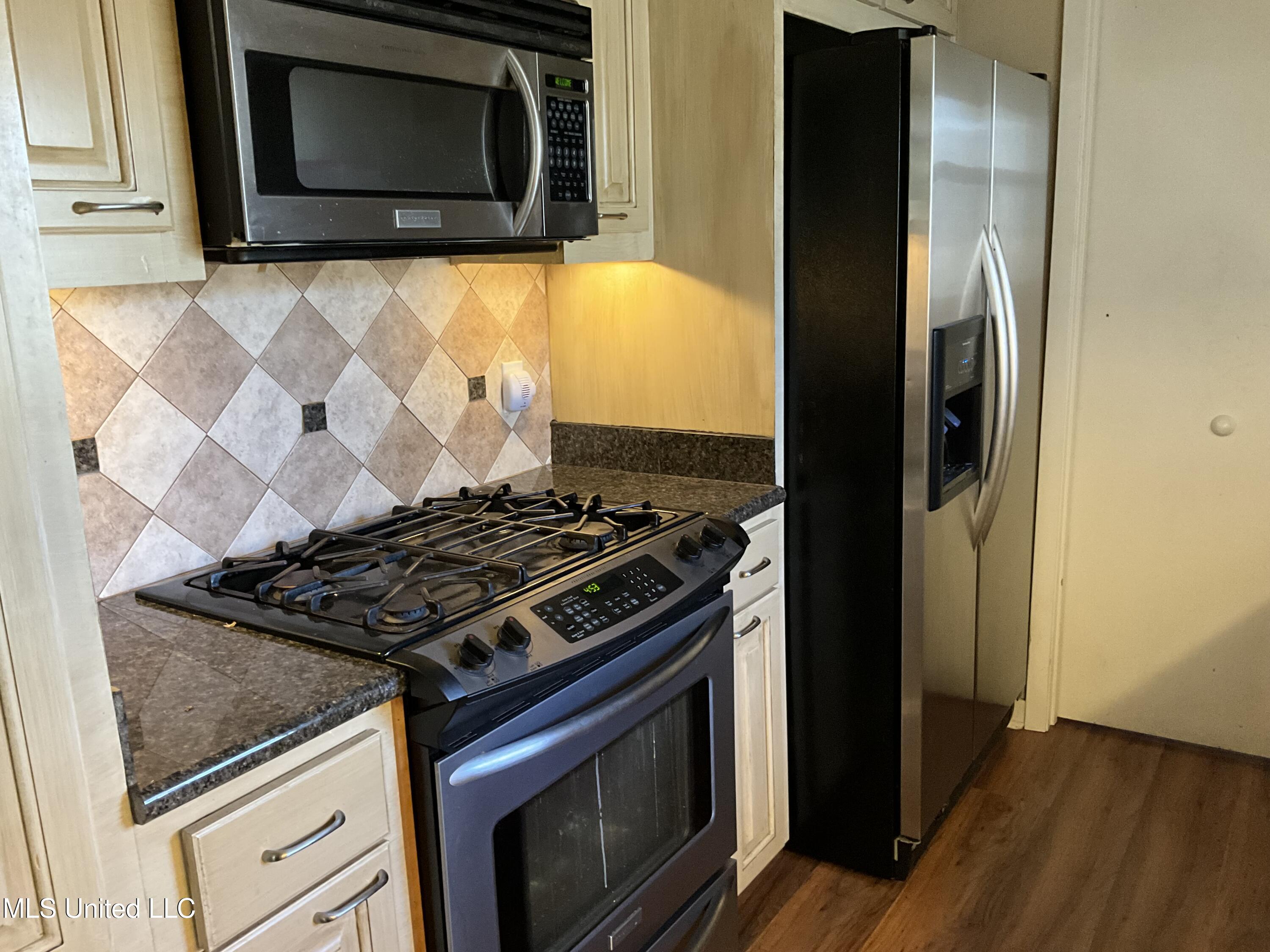 1409 Post Road Clinton, MS 39056 - Photo 17 of 34 1409 Post Kit