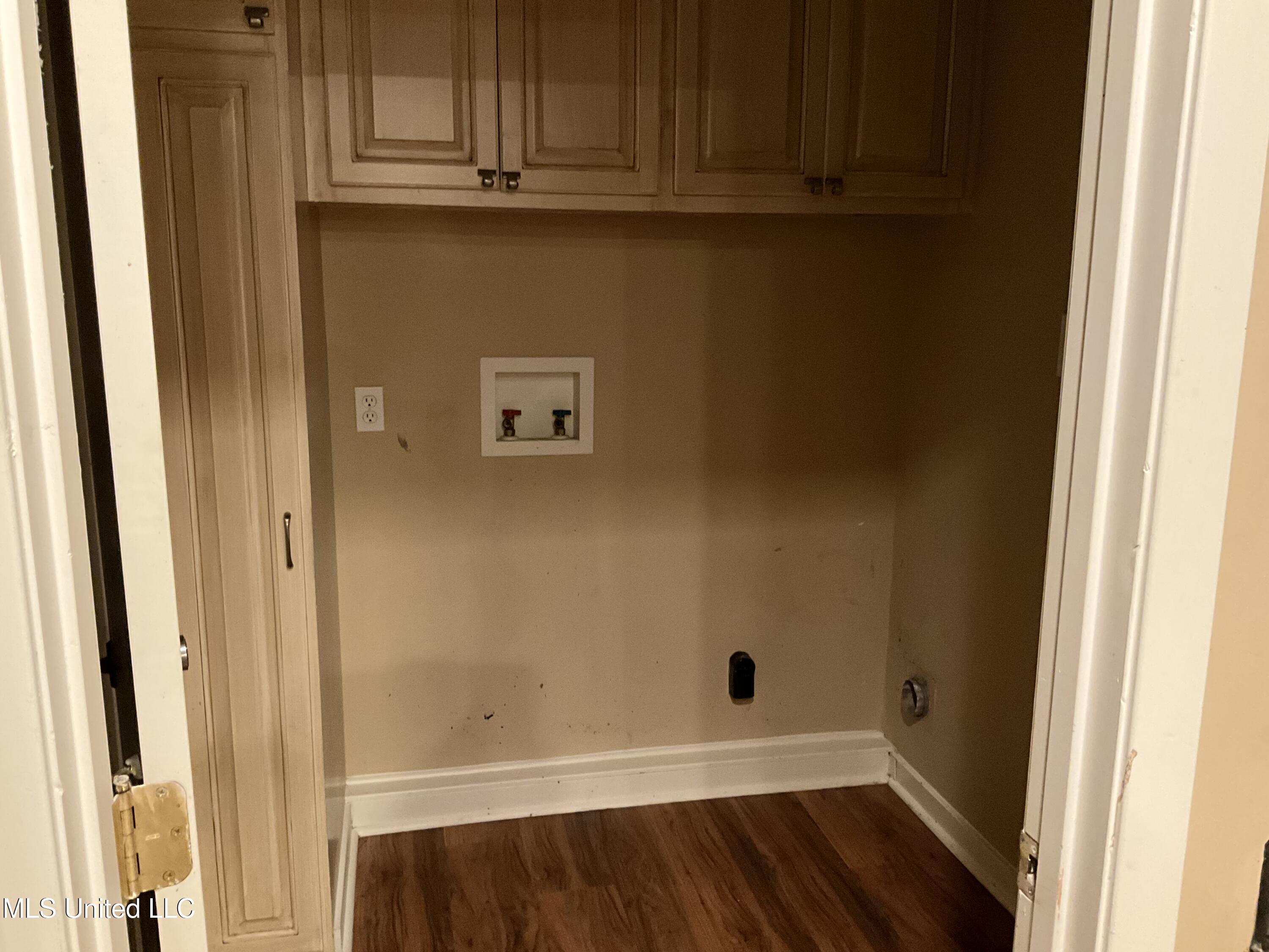 1409 Post Road Clinton, MS 39056 - Photo 23 of 34 1409 Post Laundry Rm