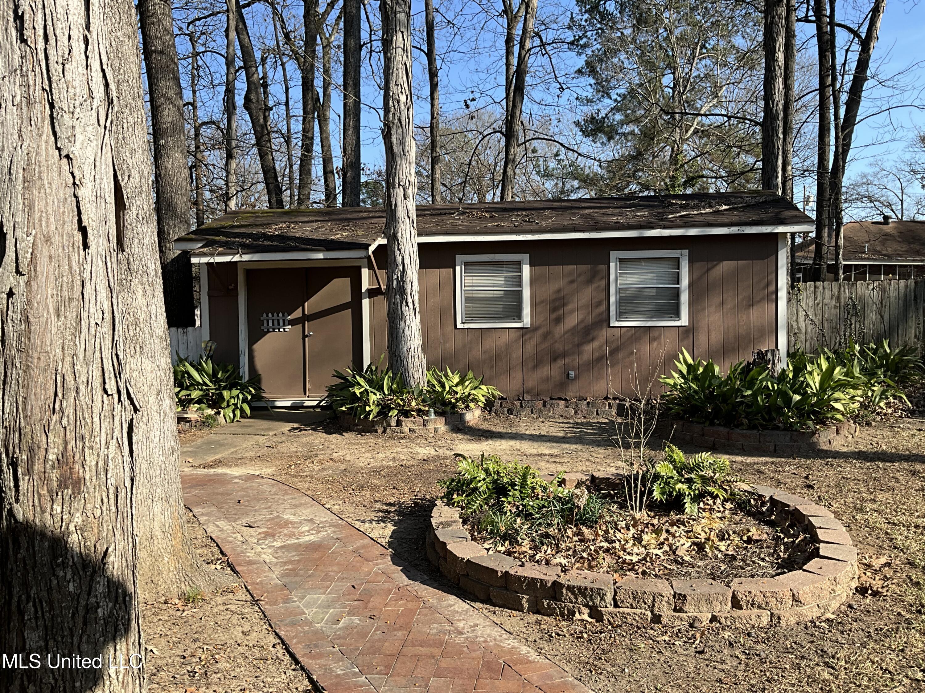 1409 Post Road Clinton, MS 39056 - Photo 29 of 34 1409 Post Workshop 6