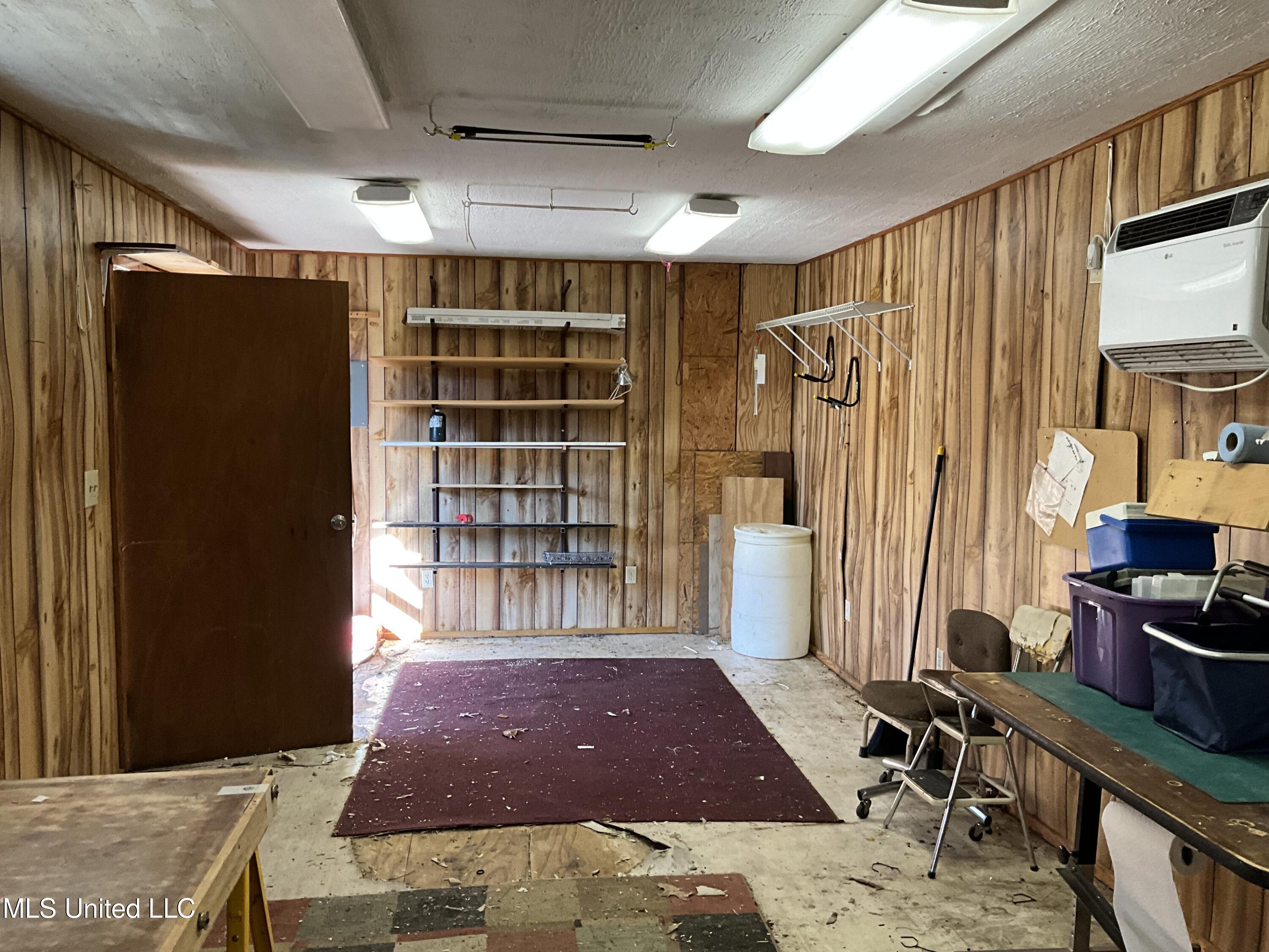 1409 Post Road Clinton, MS 39056 - Photo 33 of 34 1409 Post Workshop